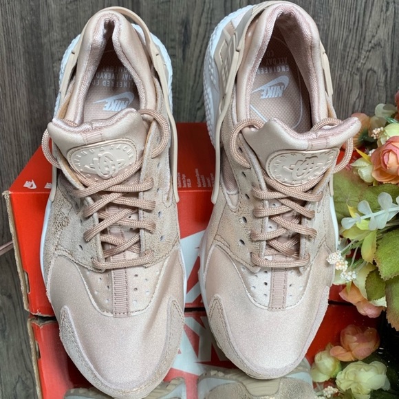 WMNS NIKE AIR HUARACHE RUN Particle Beige/Particul - Picture 5 of 8